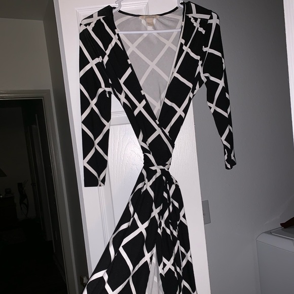 Banana Republic Dresses & Skirts - Banana Republic Wrap Dress💃🏽